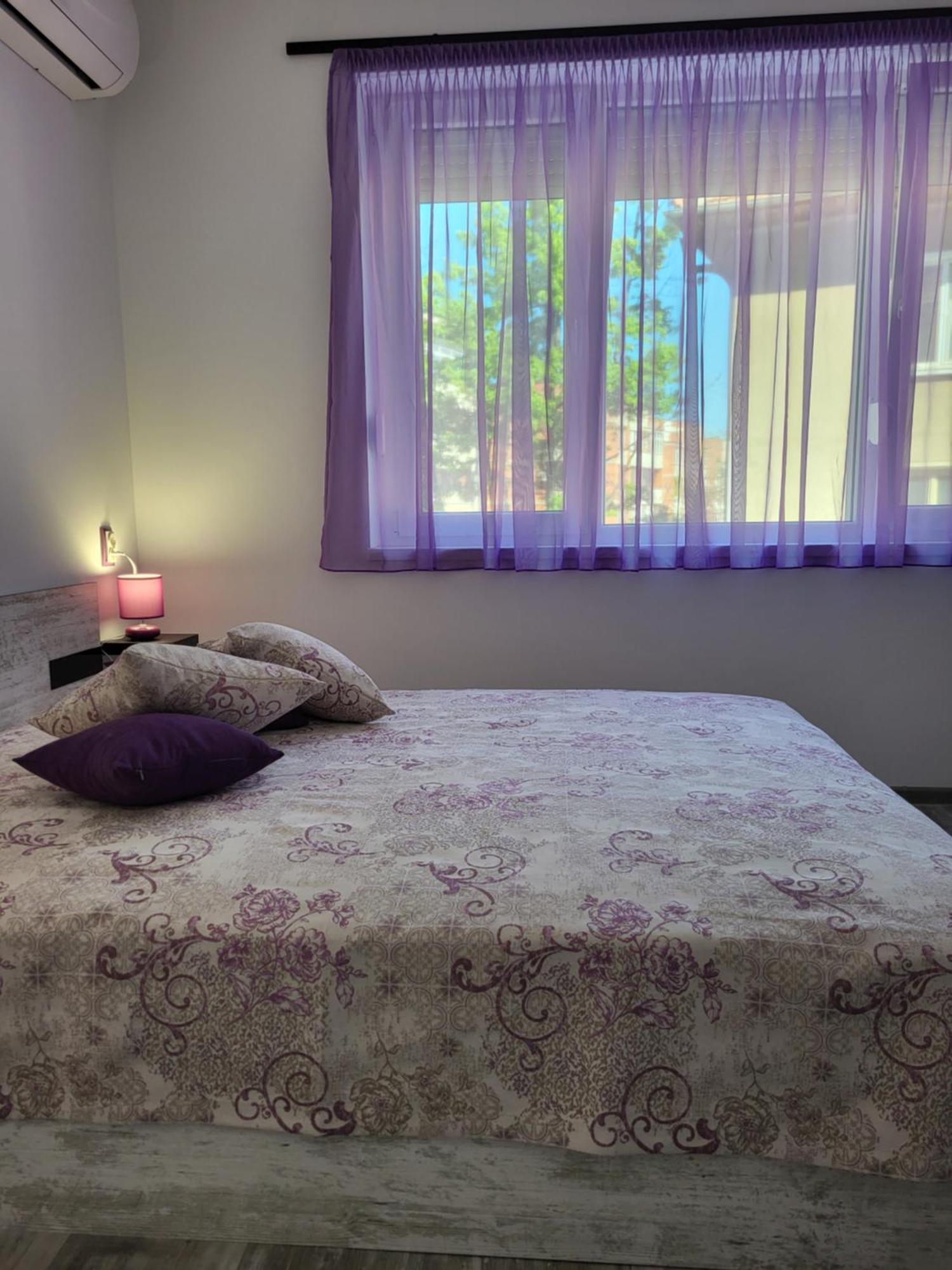 Purple Studios Veliko Tárnovo Habitación foto